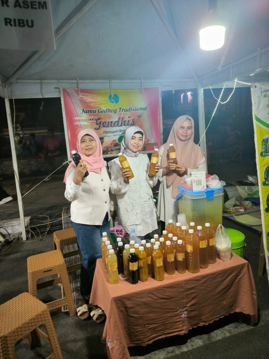 Gendhis Jamu Godhog UMKM Kecamatan Mlonggo Meriahkan Kartini Night Jepara #2