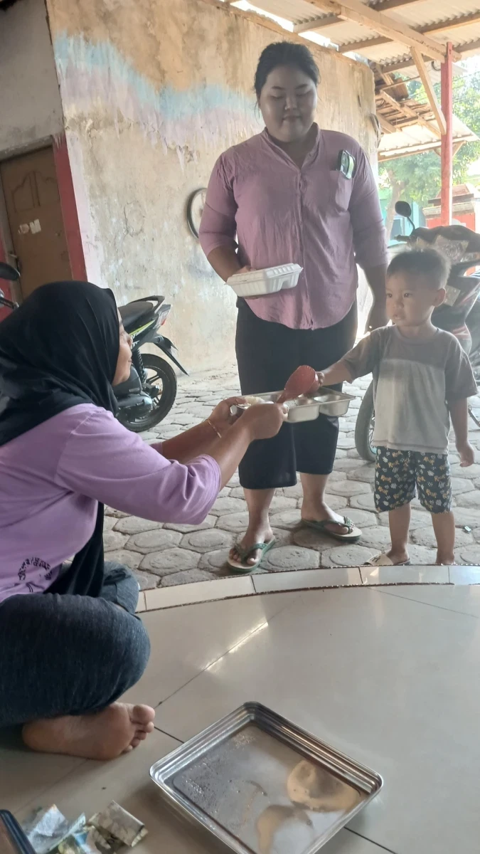 PEMBAGIAN MBG BALITA DI POS PANDAN 3 DESA KEDUNGCINO