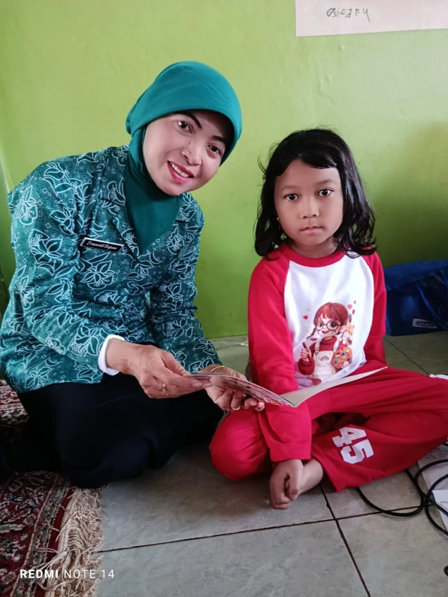 Menumbuhkan Cinta Buku Sejak Dini, Bunda Literasi Sambangi TK TA Suwawal 4