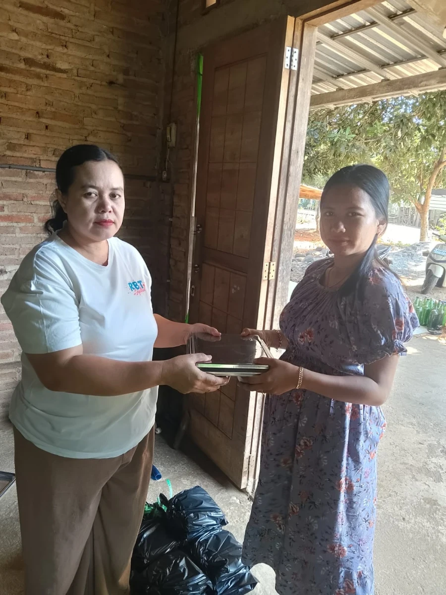 PEMBAGIAN MBG IBU HAMIL DI POS PANDAN 2 DESA KEDUNGCINO