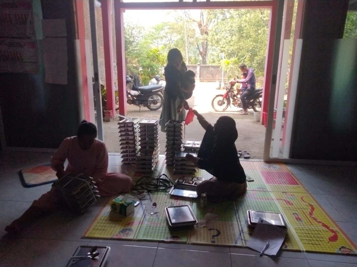 MAKANAN BERGIZI GRATIS