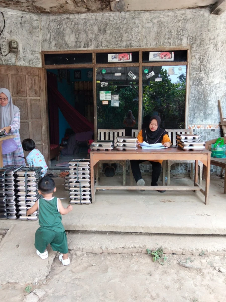 MAKANAN BERGIZI GRATIS