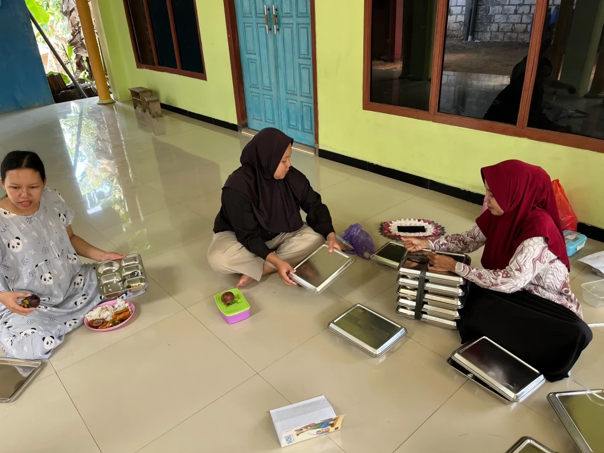 MAKANAN BERGIZI GRATIS