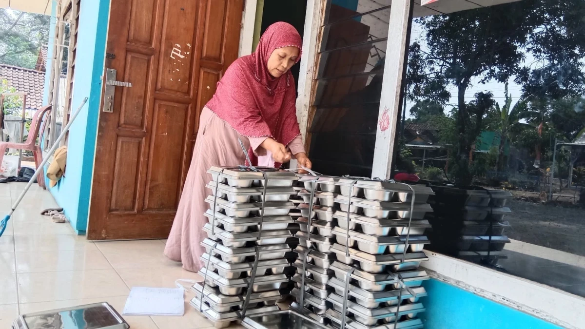 MAKANAN BERGIZI GRATIS