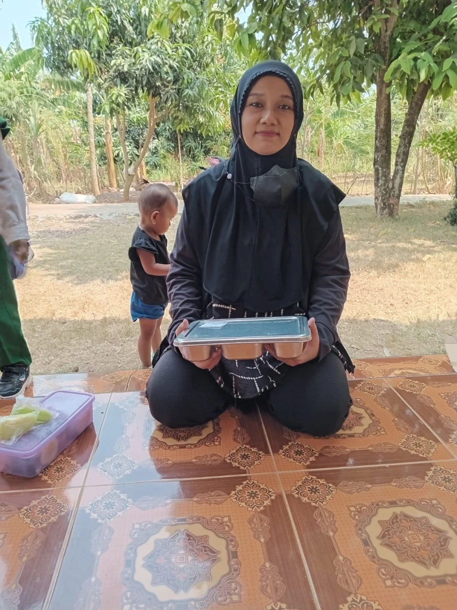 Pemenuhan Gizi Ibu dan Anak, Gelar Pembagian Program MBG di Rw 06.dengan Menu Sehat Unggulan