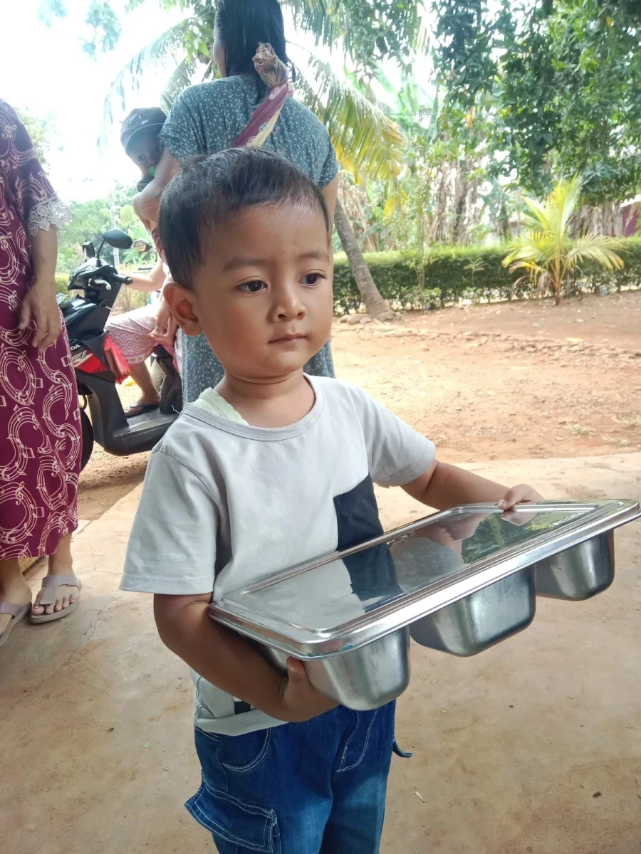 Dukung Tumbuh Kembang dan Cegah Stunting, Posyandu Harapan 2 RW 04 Karanggondang Salurkan Program MBG
