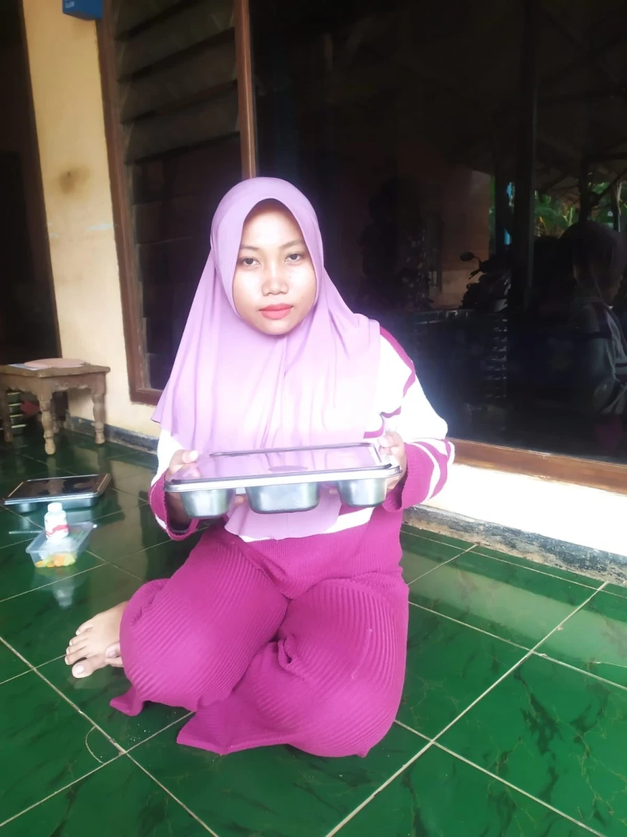 Dukungan Gizi Pokja IV TP PKK Desa Karanggondang Salurkan Menu Sehat MBG di RW 07
