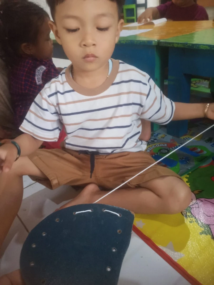MENULIS DAN MENJAHIT