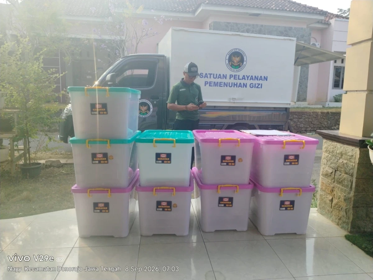 PEMBAGIAN PMT DAN MBG POS MAWAR 4 DESA BANYUMANIS