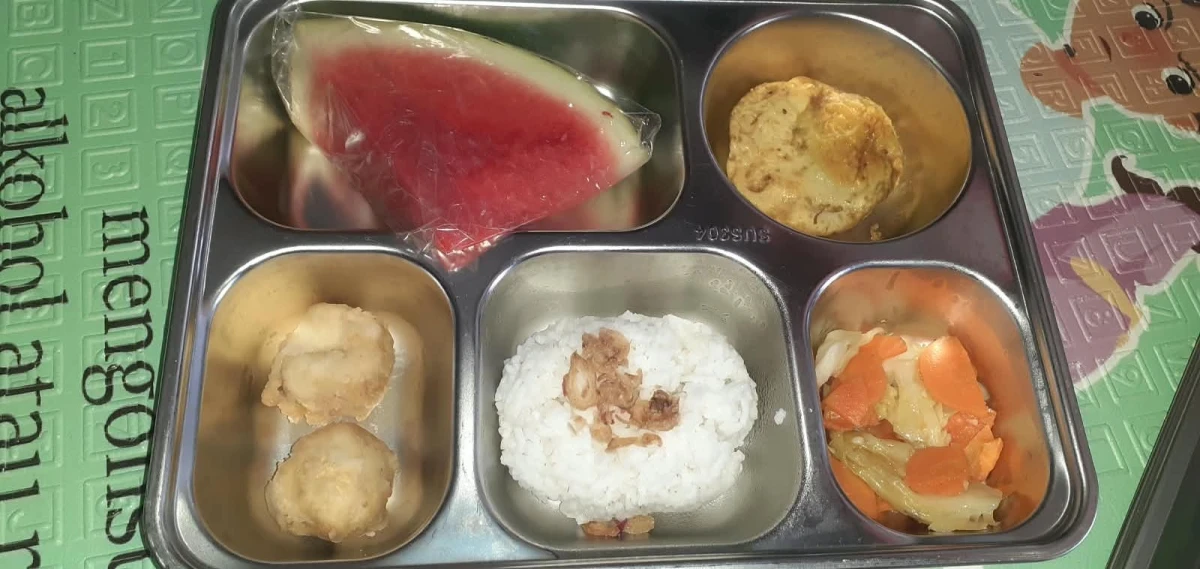 MAKANAN BERGIZI GRATIS