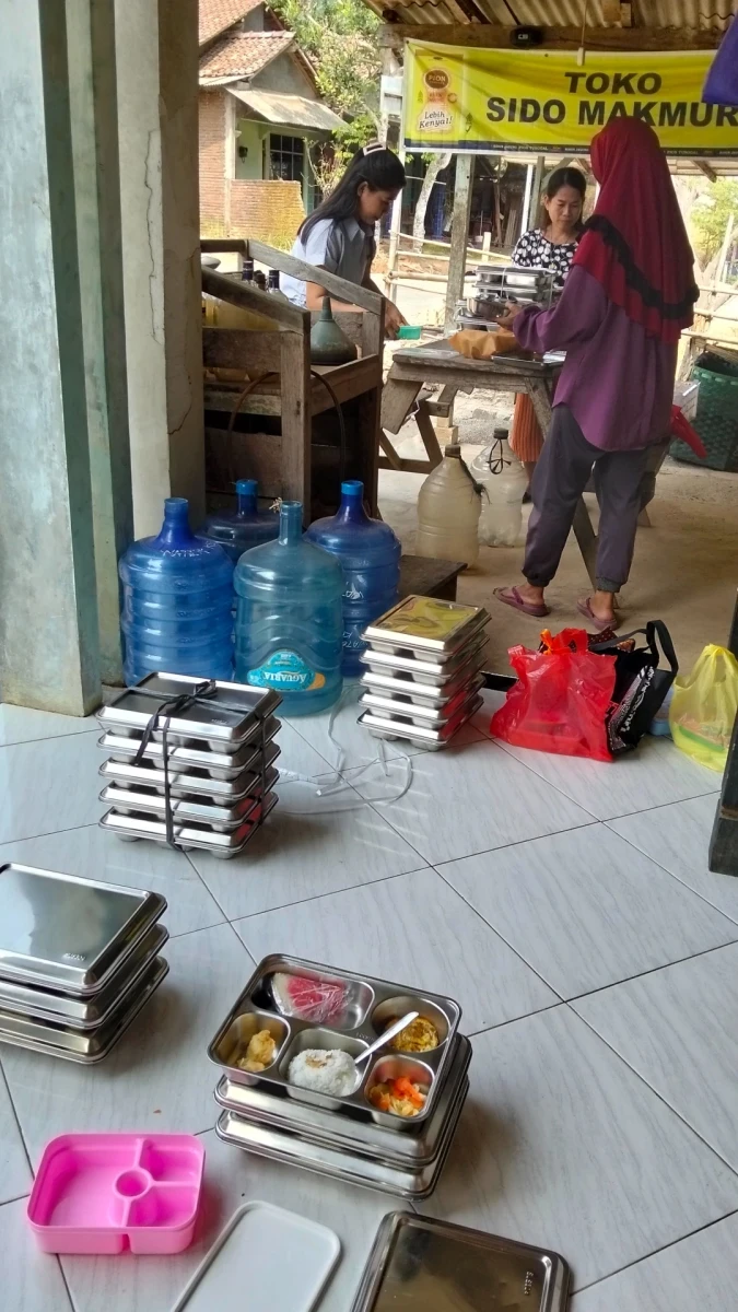 MAKANAN BERGIZI GRATIS