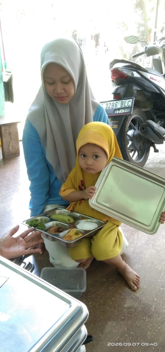 DI RW 2 TP.POKJA IV DUKUNG MAKANAN BERGIZI GRATIS ( MBG ) 