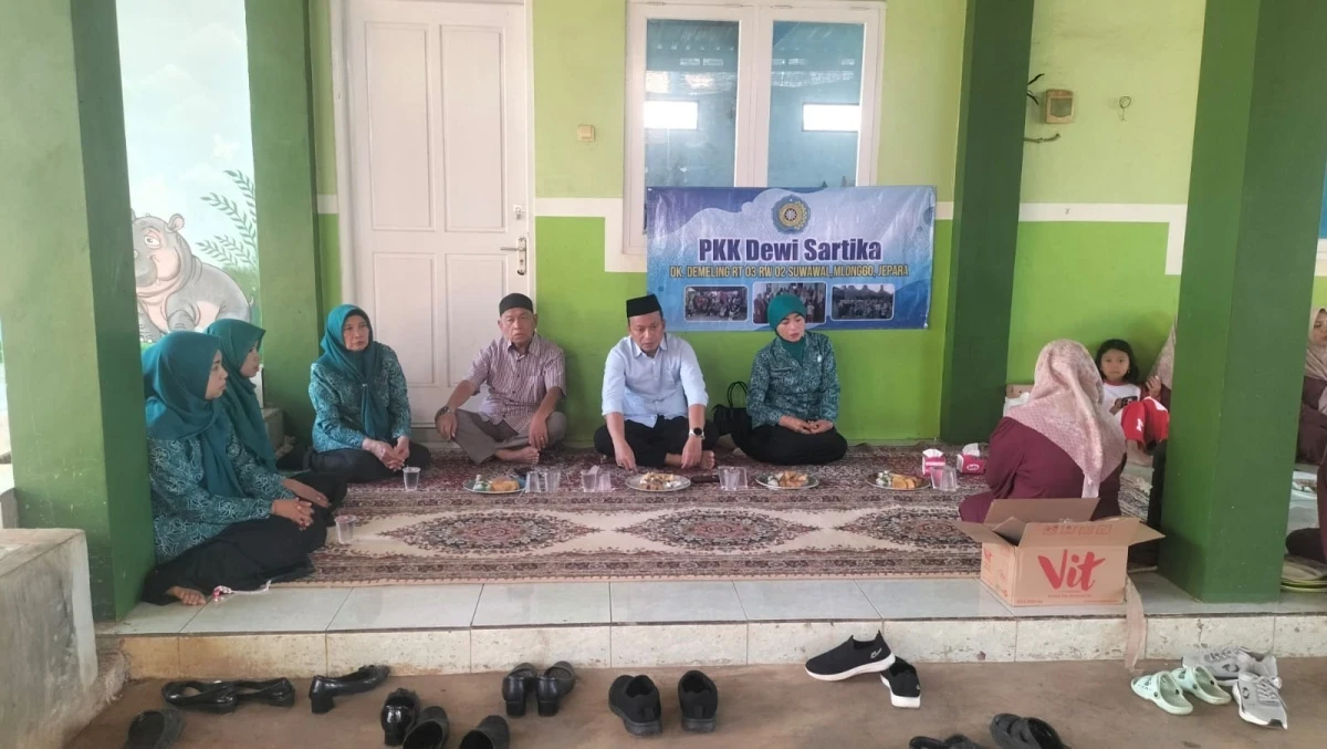 Pertemuan Rutin Dewi Sartika Desa Suwawal Rt 3/2 