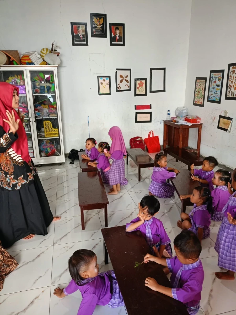  KUNJUNGAN POKJA II DI POS PAUD MUTIARA HATI