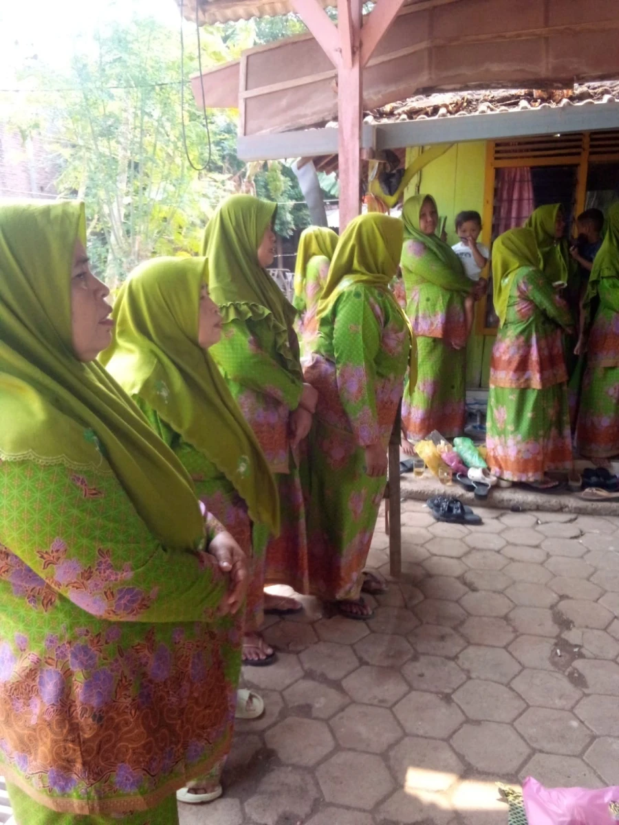 Ibu-Ibu Muslimah RT 04/RW 02 Karanggondang Selenggarakan Kegiatan Idaroh Muslimatan