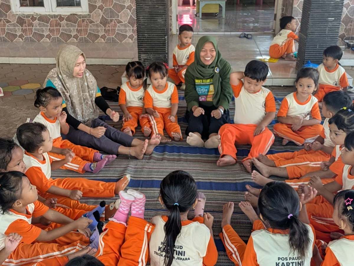 Dampingi Tumbuh Kembang Anak, Bunda PAUD Telukawur Hadir di Pos PAUD Kartini