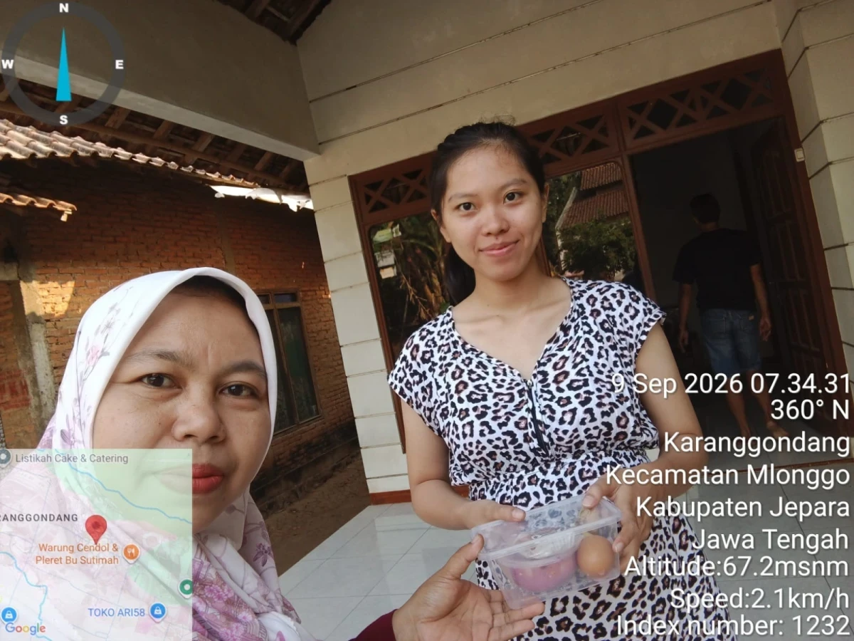 Penyaluran Pemberian Makanan Tambahan (PMT) bagi Ibu Hamil oleh Kader Pokja IV TP PKK Desa Karanggondang