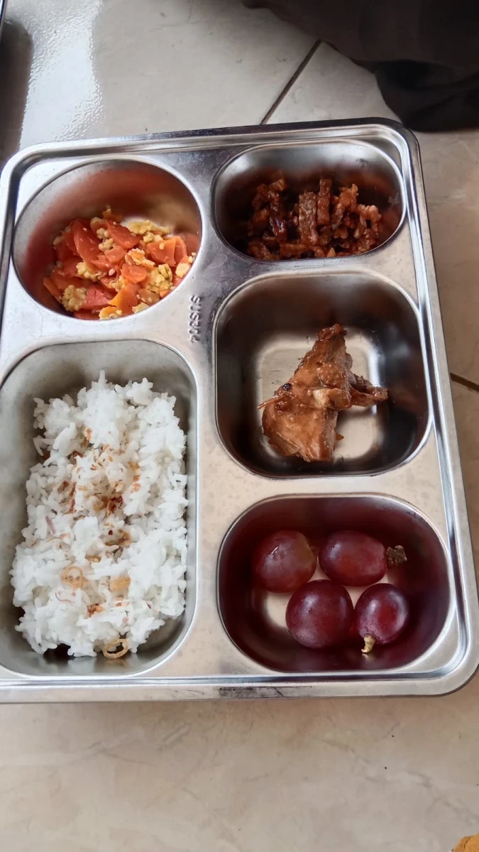MAKANAN BERGIZI GRATIS