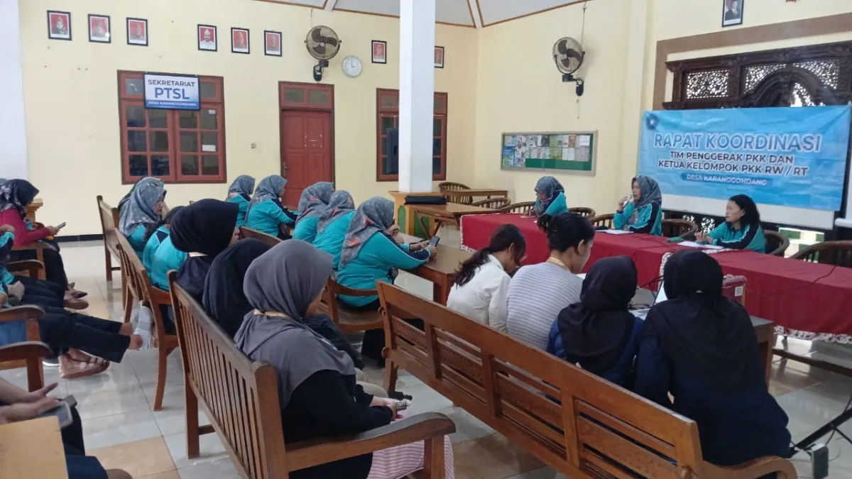 Rapat koordinasi TP PKK Desa Karanggondang