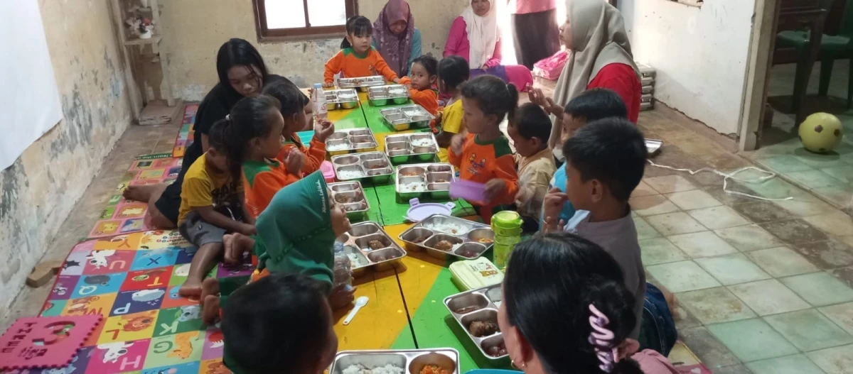 MAKANAN BERGIZI GRATIS