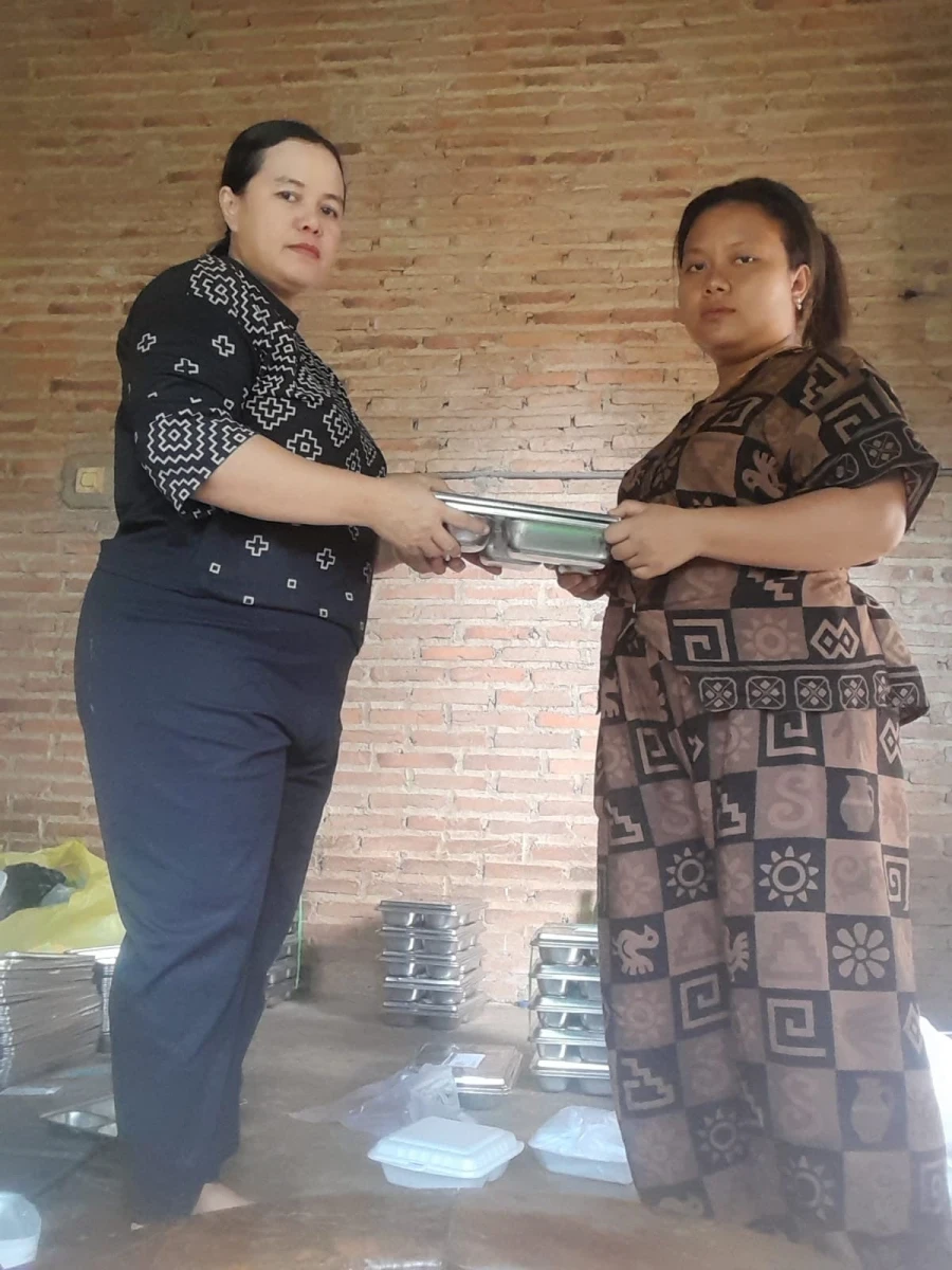 PEMBAGIAN MBG BAGI IBU HAMIL DI POS PANDAN 2 DESA KEDUNGCINO