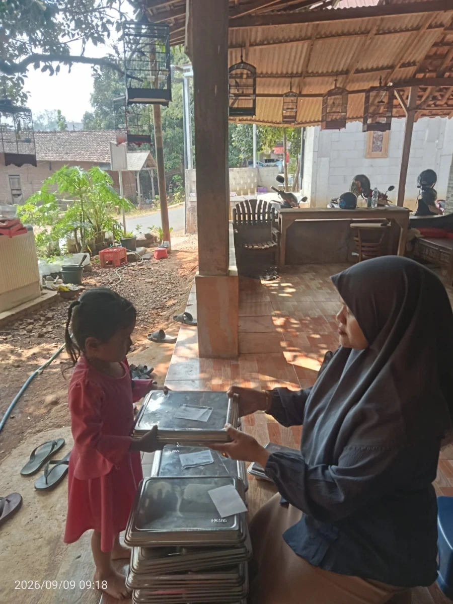 PEMBAGIAN MBG BALITA DI POS PANDAN 5 DESA KEDUNGCINO