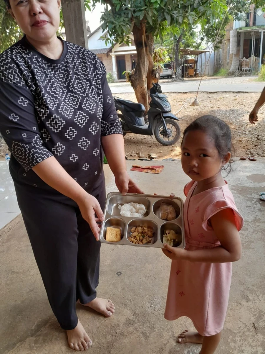 PEMBAGIAN MBG BALITA DI POS PANDAN 2 DESA KEDUNGCINO