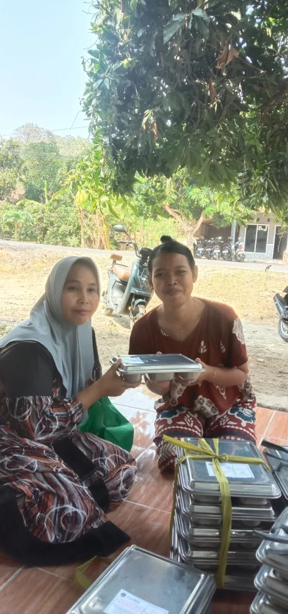 TP.PKK POKJA IV DESA UJUNGWATU DALAM KEGIATAN MBG
