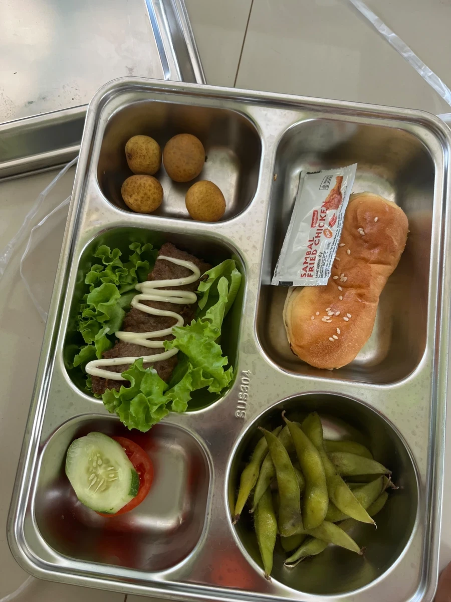 MAKANAN BERGIZI GRATIS