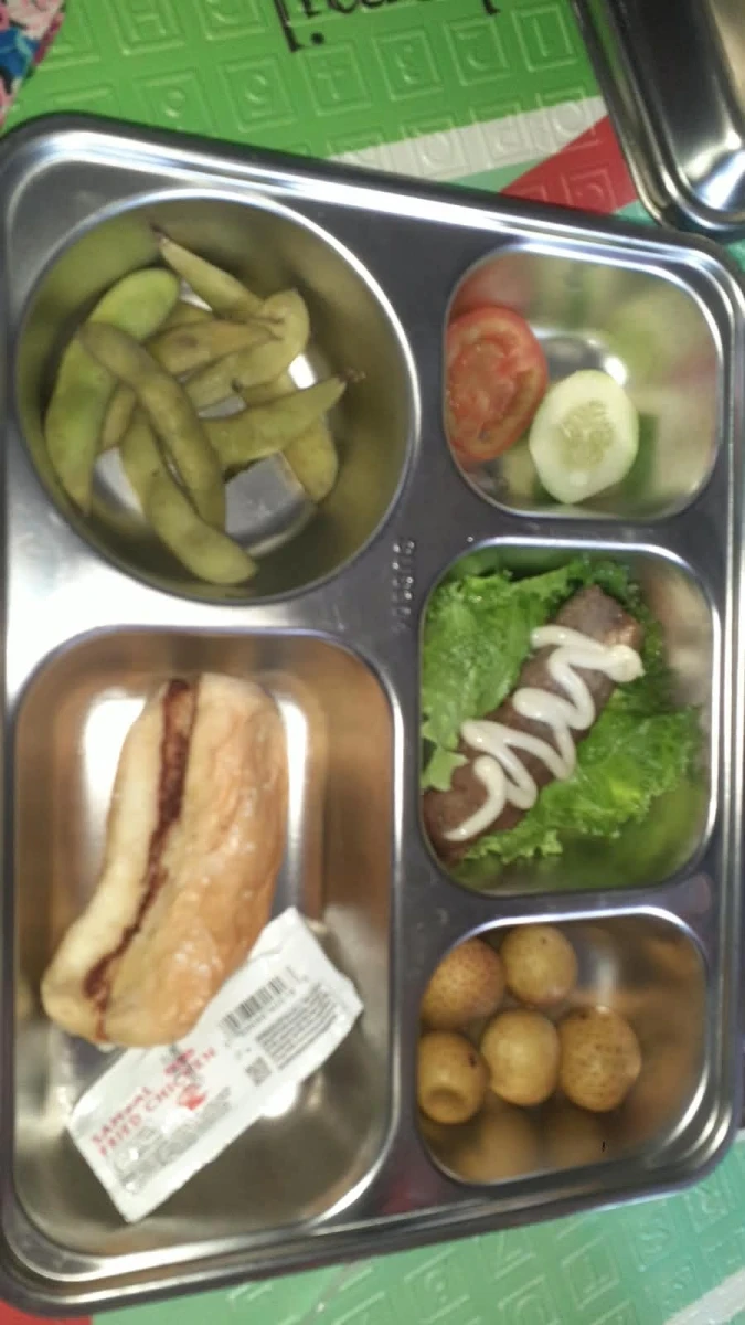 MAKANAN BERGIZI GRATIS