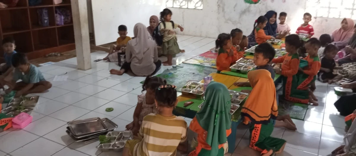 MAKANAN BERGIZI GRATIS