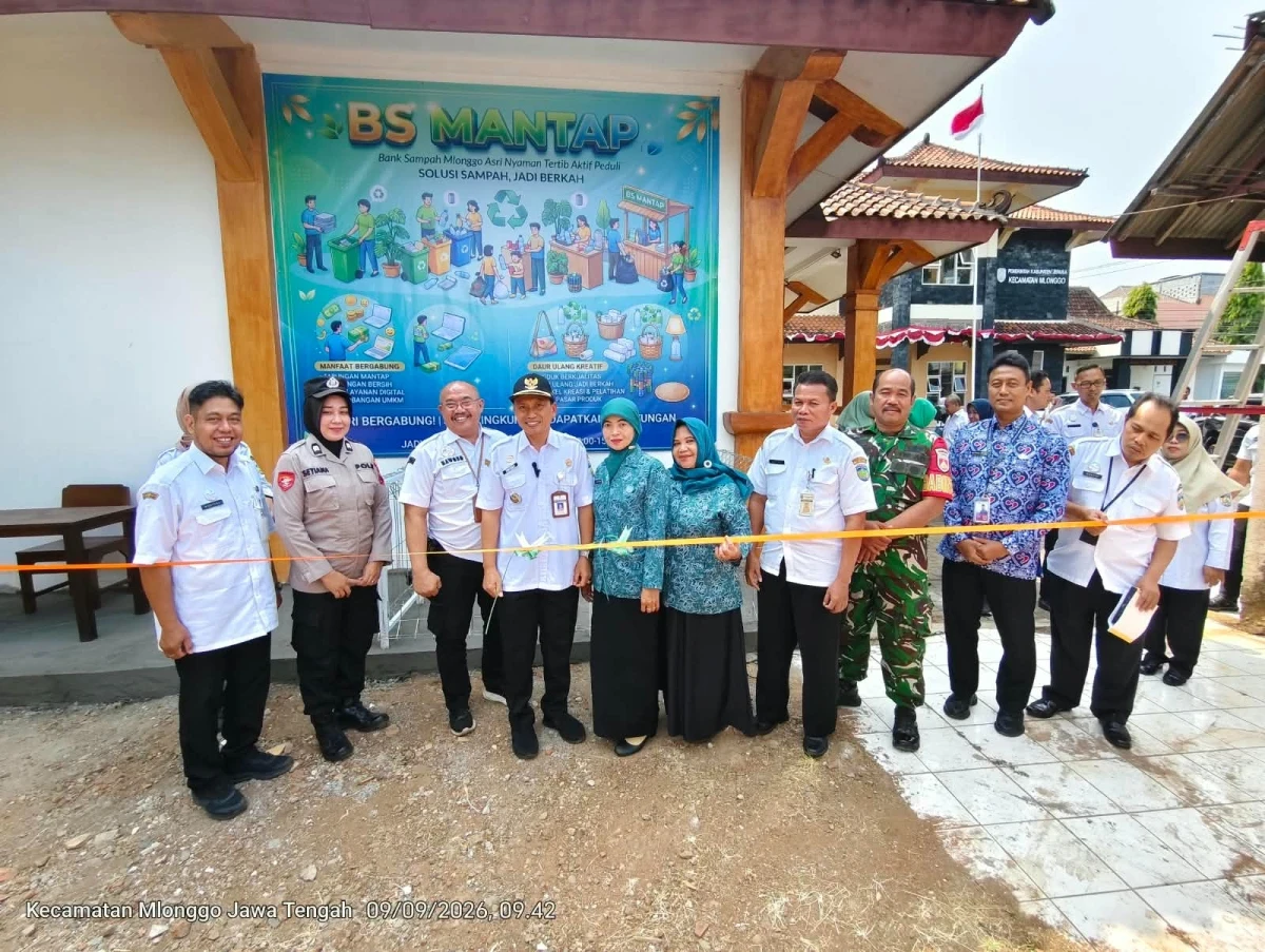 Ketua TP PKK Kecamatan Mlonggo Hadiri Launching Bank Sampah MANTAP, Wujudkan Lingkungan Bersih dan Bernilai