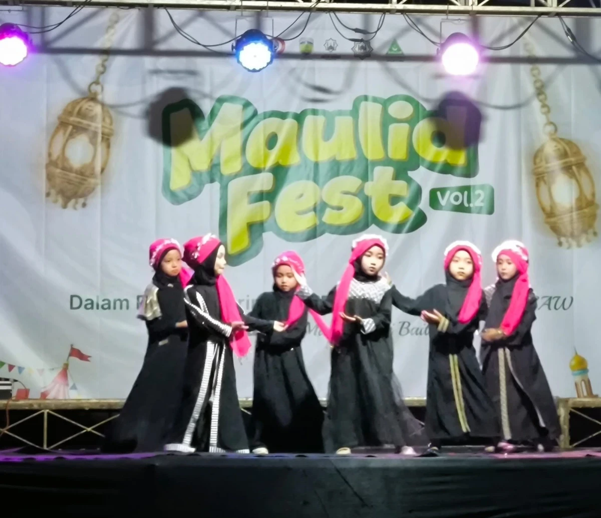 Bunda PAUD Kecamatan Mlonggo Bersama bapak Camat Buka Maulid Fest Desa Srobyong, Semarakkan Syiar dan Kebersamaan