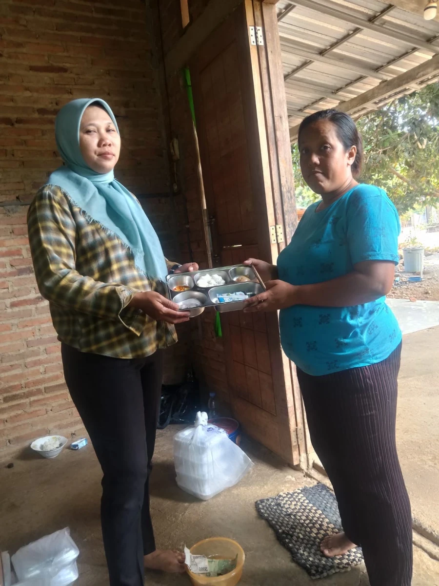 PEMBAGIAN MBG BAGI IBU HAMIL DI POS PANDAN 2 DESA KEDUNGCINO
