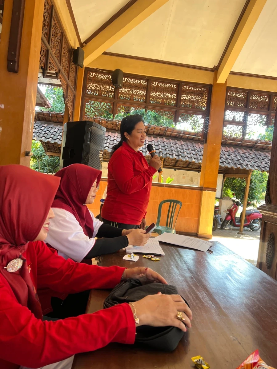 Pertemuan rutin pkk desa.
