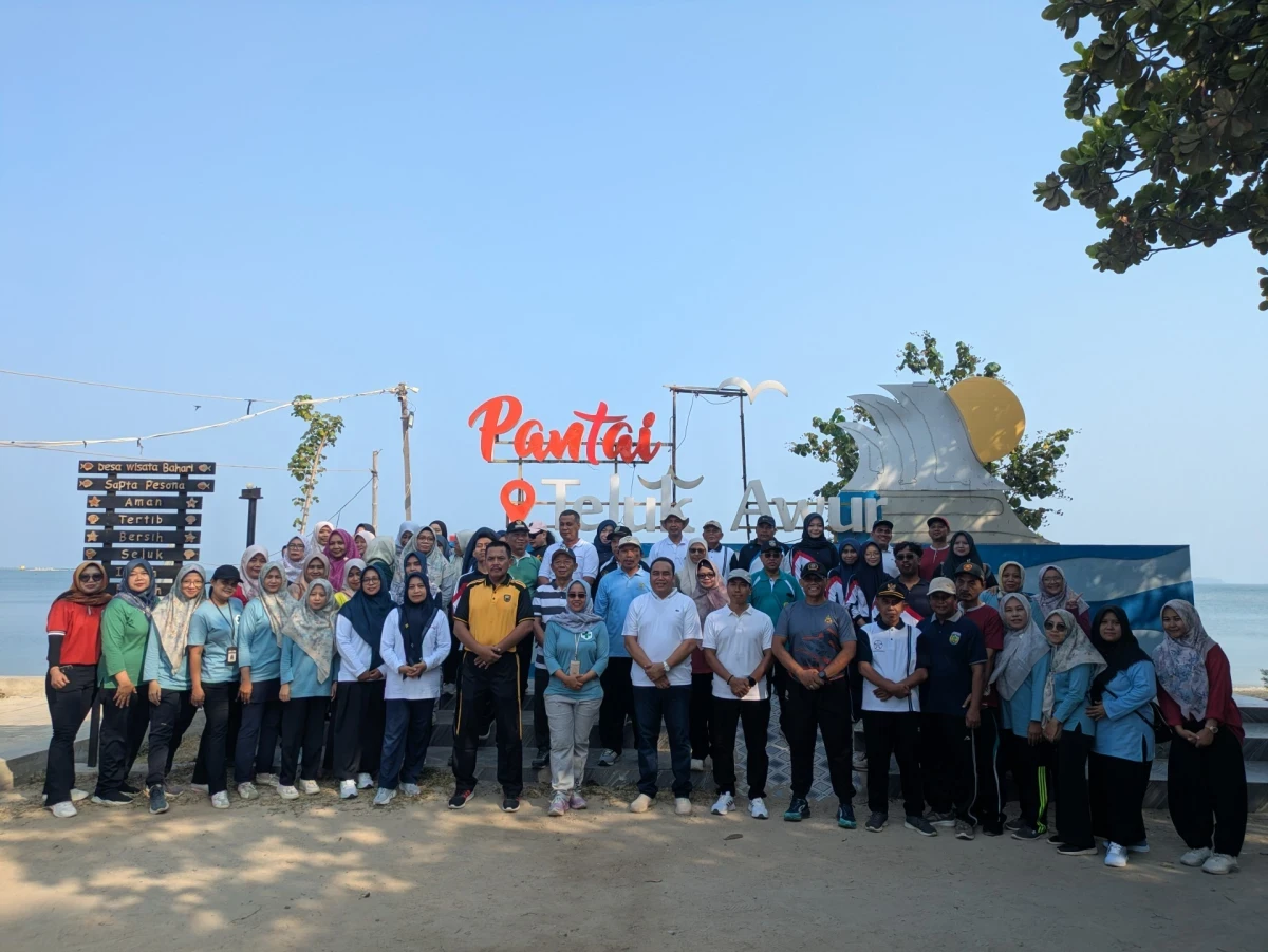 Gerak Bersama, Sehat Bersama! PKK Telukawur Ikuti Kampanye Germas di Pantai Telukawur