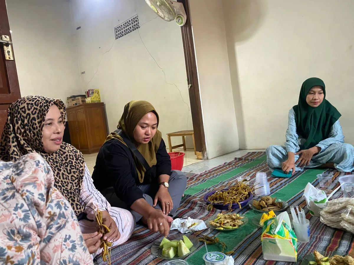 Sosialisasi Pembuatan Jajanan Uler-uleran