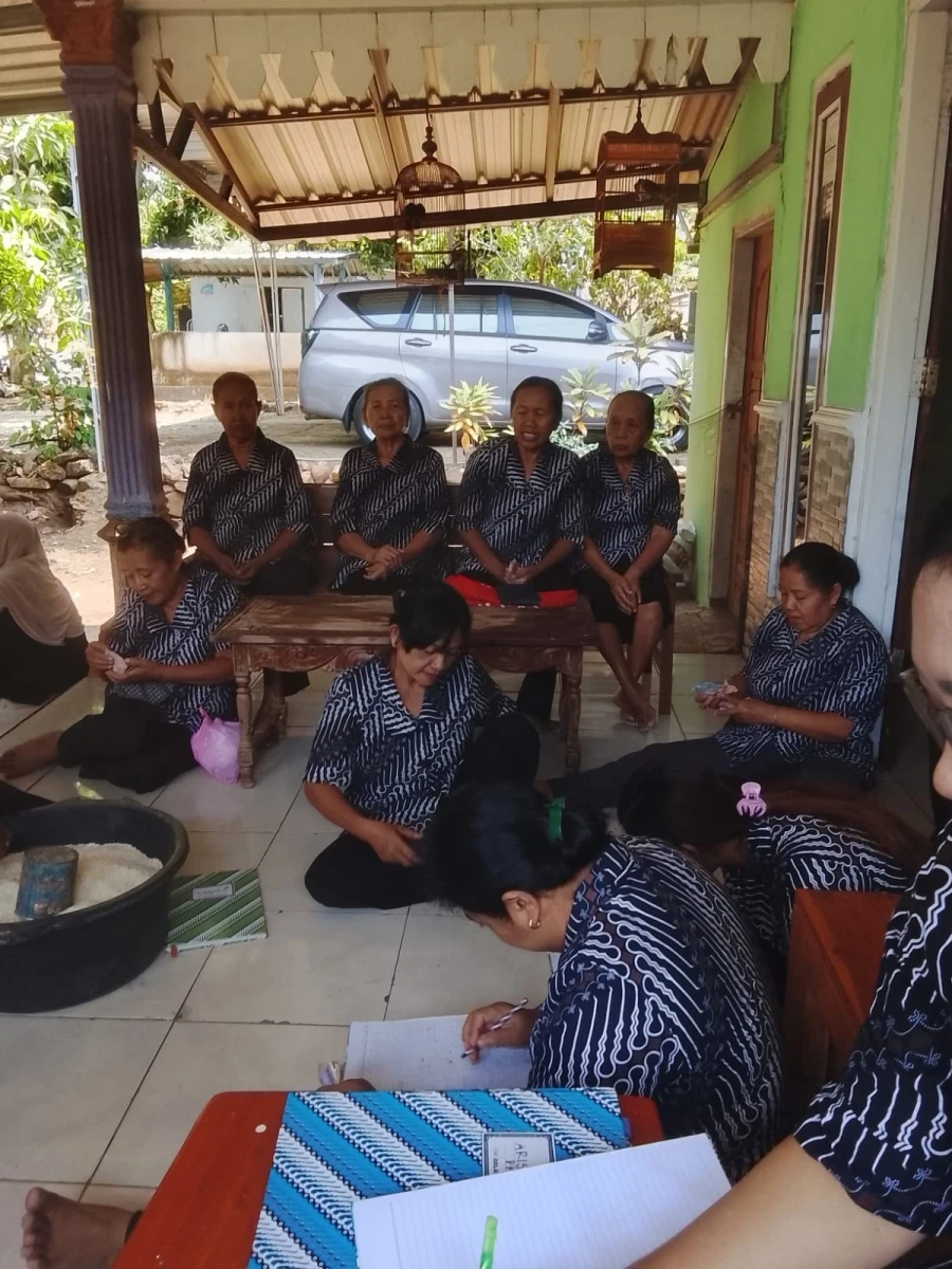 PERTEMUAN PKK RUTIN RW 10 DESA BANYUMANIS