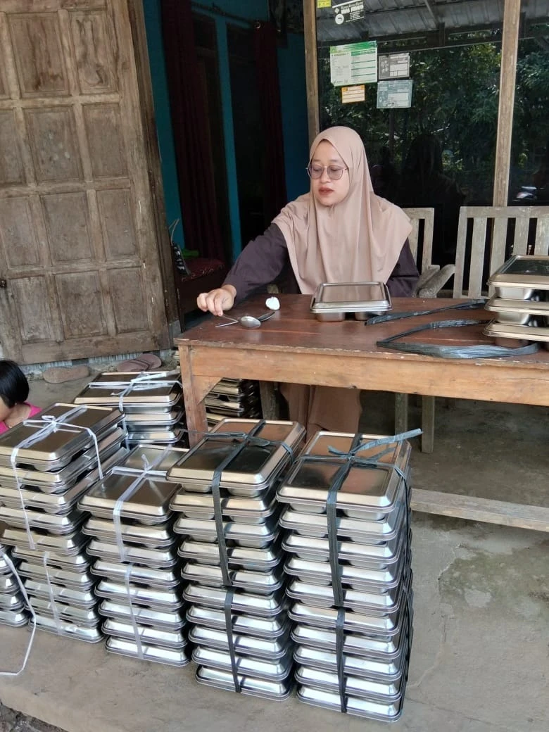 MAKANAN BERGIZI GRATIS
