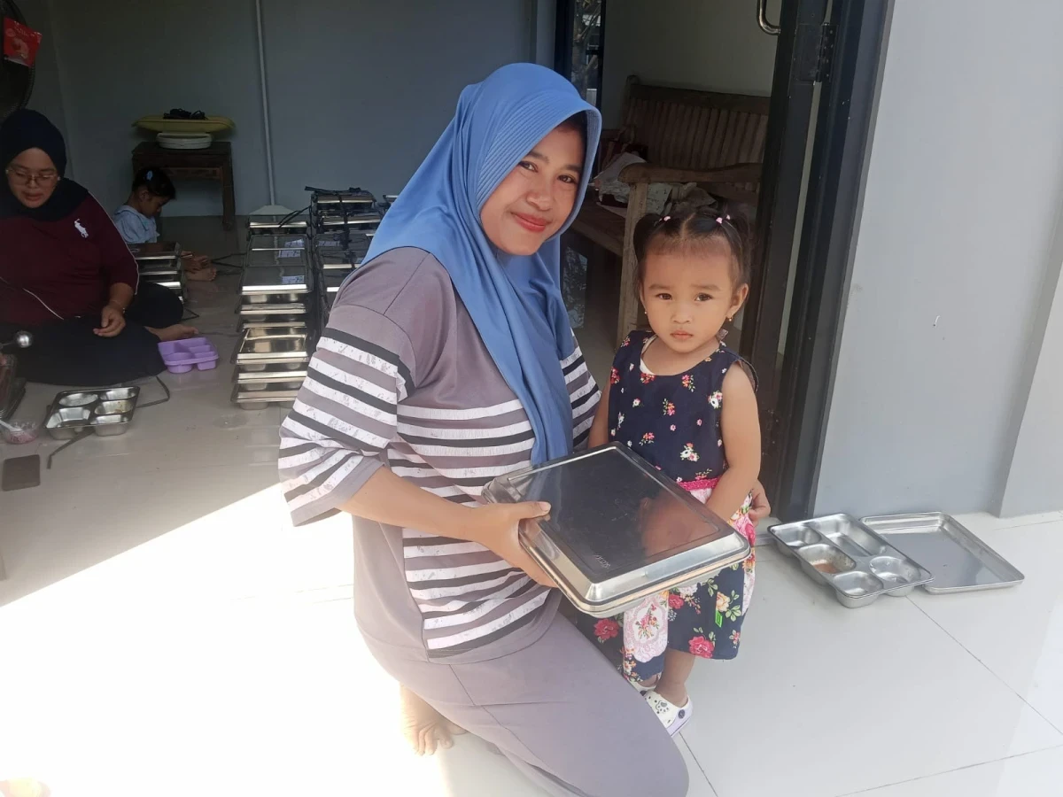 Gerak Bersama untuk Gizi Keluarga, PKK dan Kader Telukawur Distribusikan MBG B3