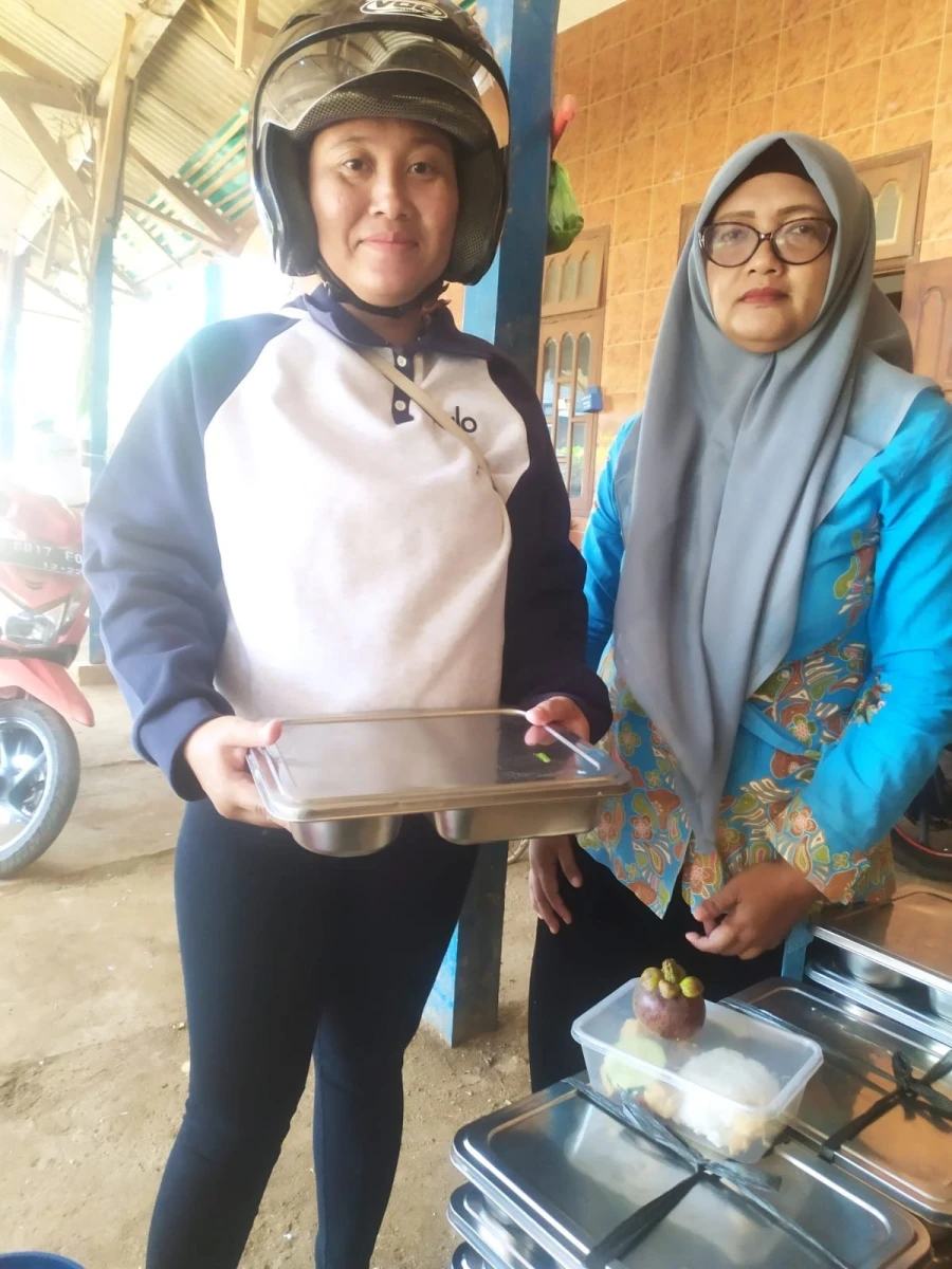 Tingkatkan Kesejahteraan Ibu dan Anak, Posyandu Harapan 6 RW 07 Desa Karanggondang Gelar Program MBG Bergizi