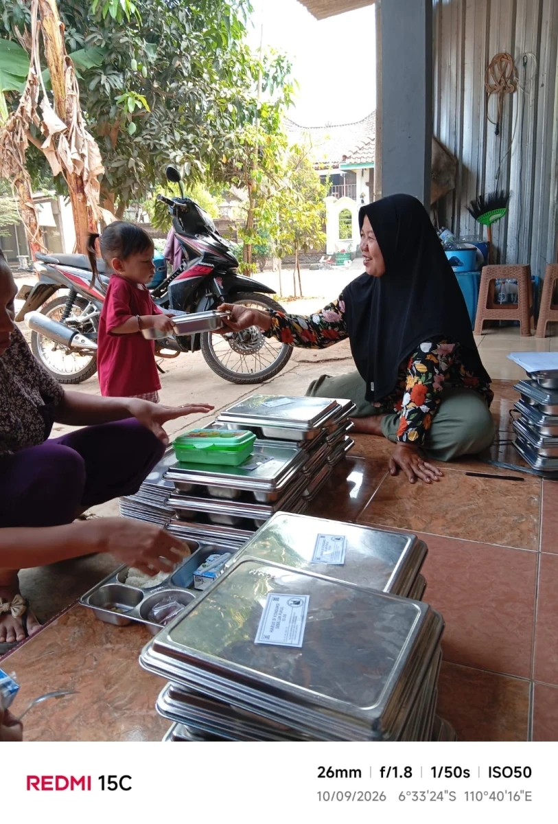 PEMBAGIAN MBG BALITA DI POS PANDAN 4 DESA KEDUNGCINO
