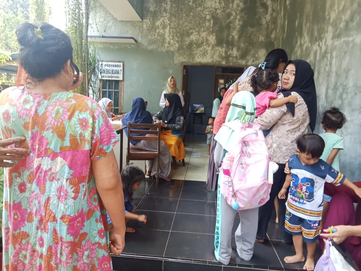 PENIMBANGAN BALITA