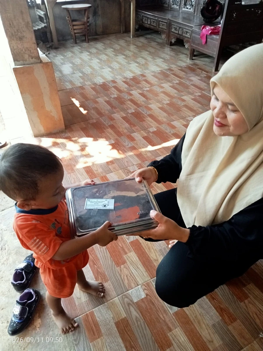 PEMBAGIAN MBG BALITA DI POS PANDAN 5 DESA KEDUNGCINO