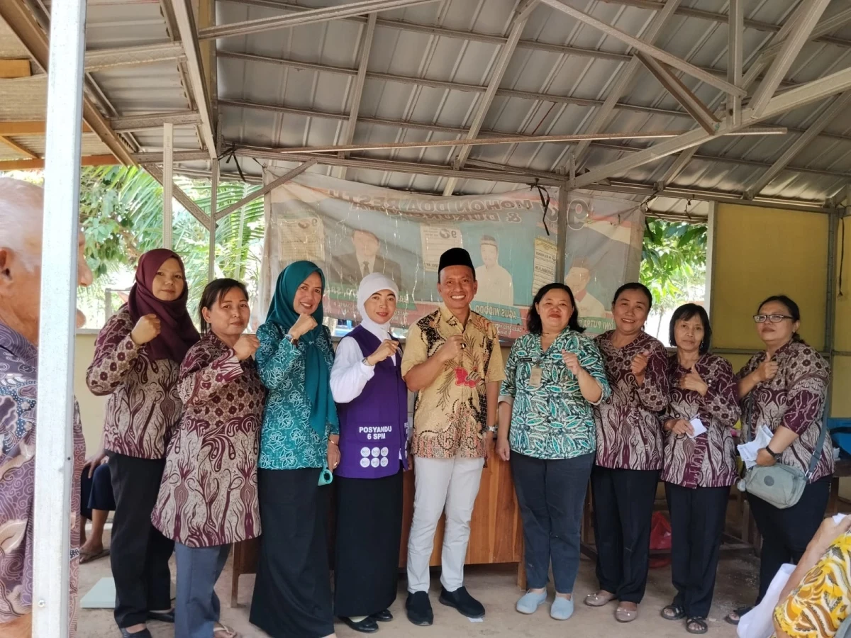Ketua TP PKK Mlonggo dan Karanggondang Pantau Pelayanan Posyandu 6 SPM Harapan 4