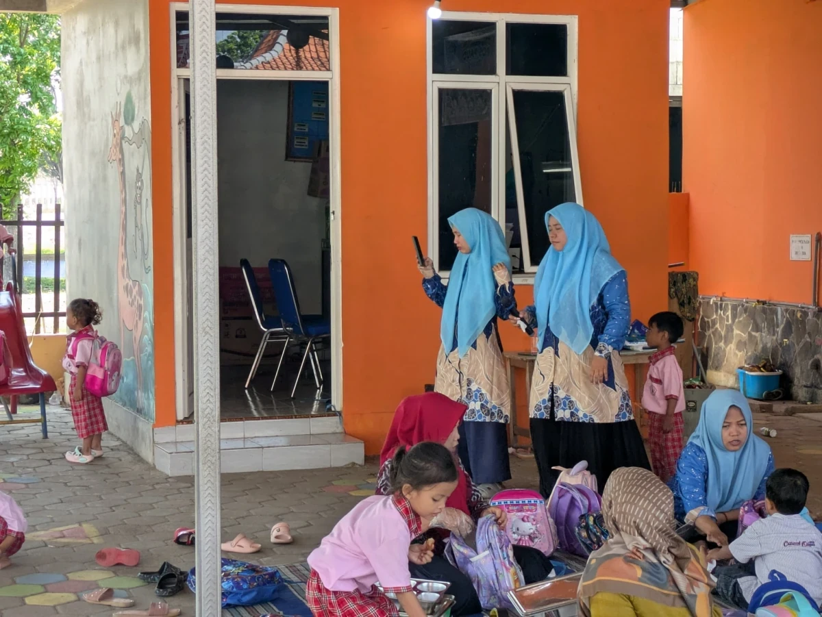 Bunda PAUD Telukawur Perkuat Perhatian pada Gizi Anak melalui MBG di Pos PAUD Kartini