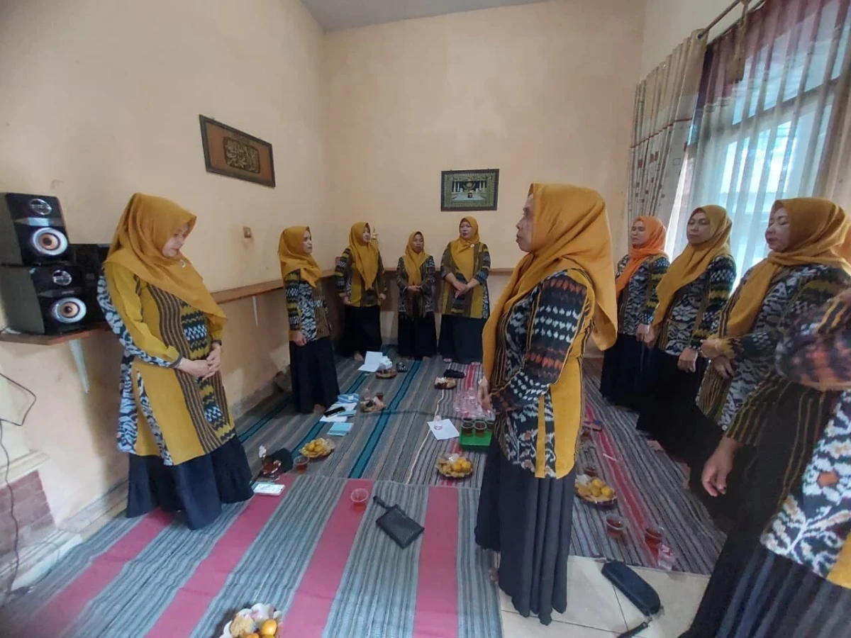 PERTEMUAN RUTINAN PKK RW 04 DUKUH GERJENSARI DESA TAHUNAN 