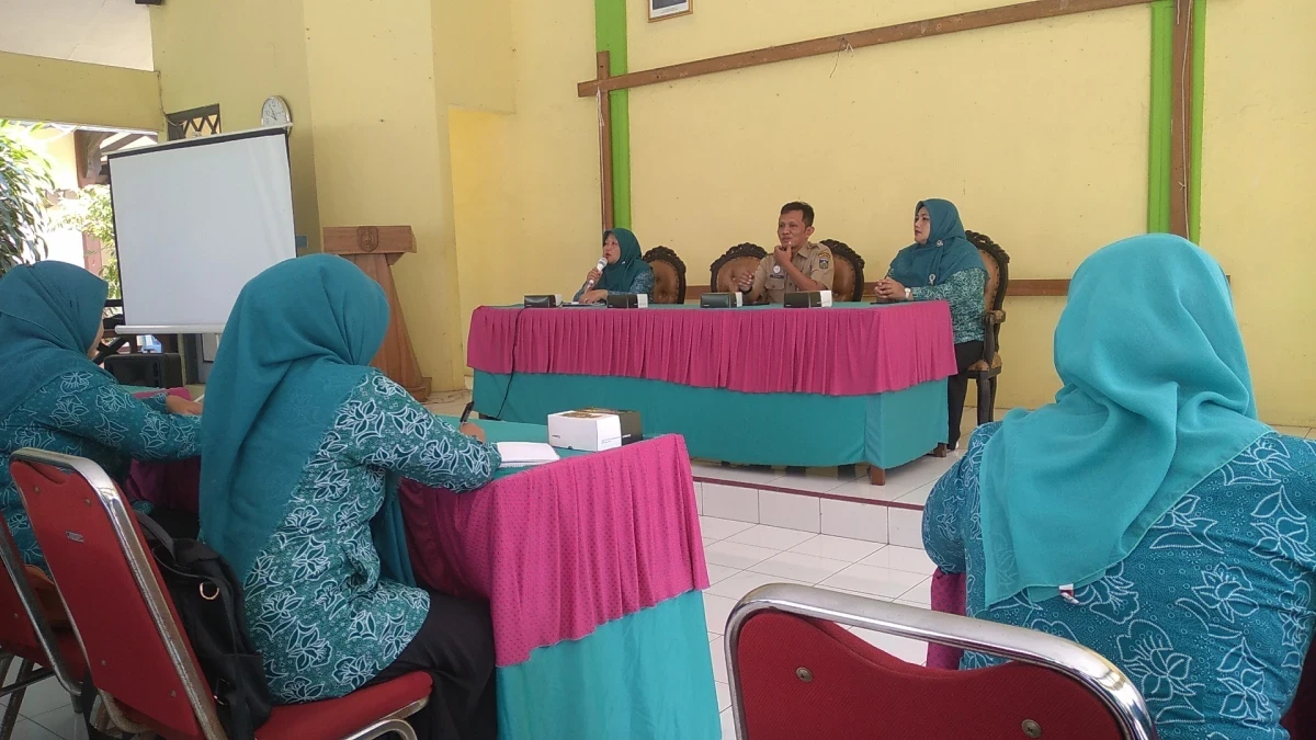 Rapat koordinasi TP. PKK Kecamatan dan TP. PKK Desa se Kecamatan Nalumsari
