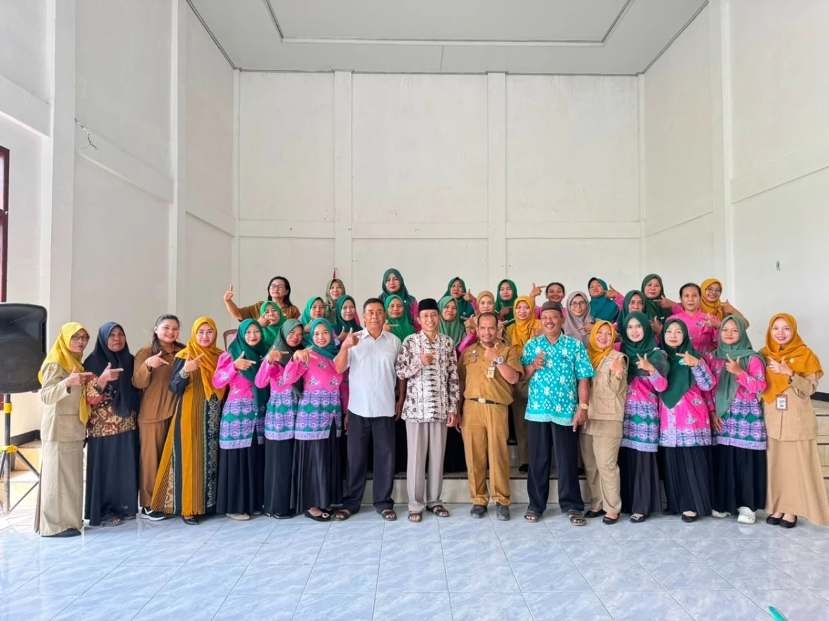PEMBENTUKAN DEKSI (Desa/Kelurahan Sehat Iklim) Desa Ujungwatu