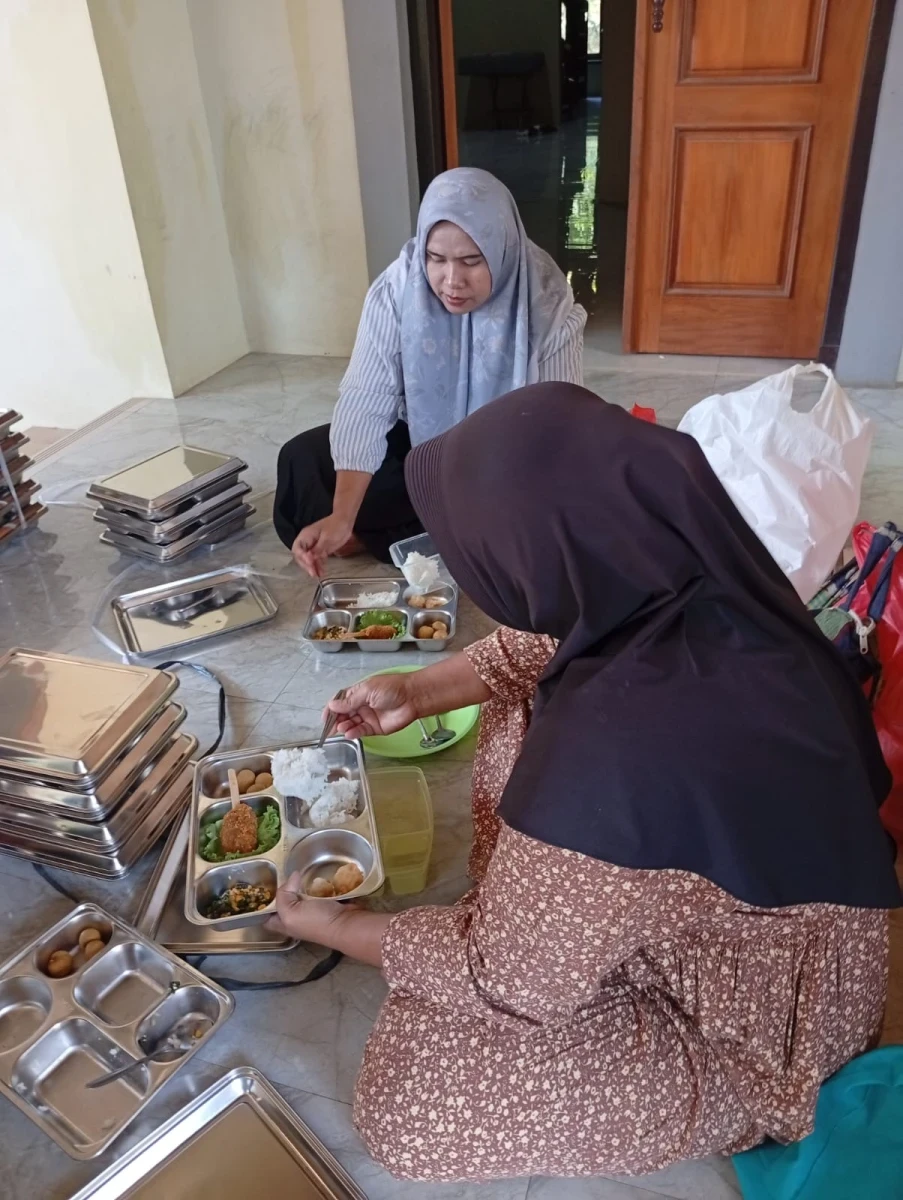 MAKANAN BERGIZI GRATIS